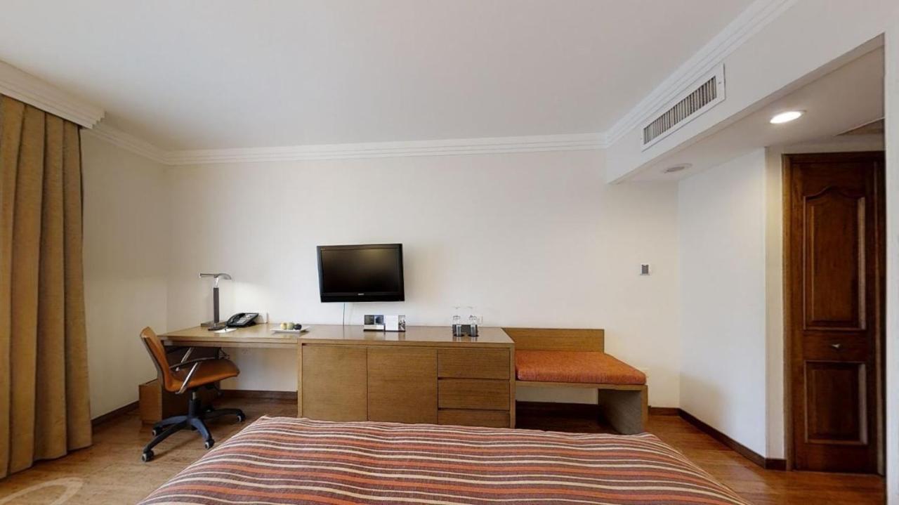 Hotel Intercontinental Cali By Ihg Exterior photo A room at the hotel